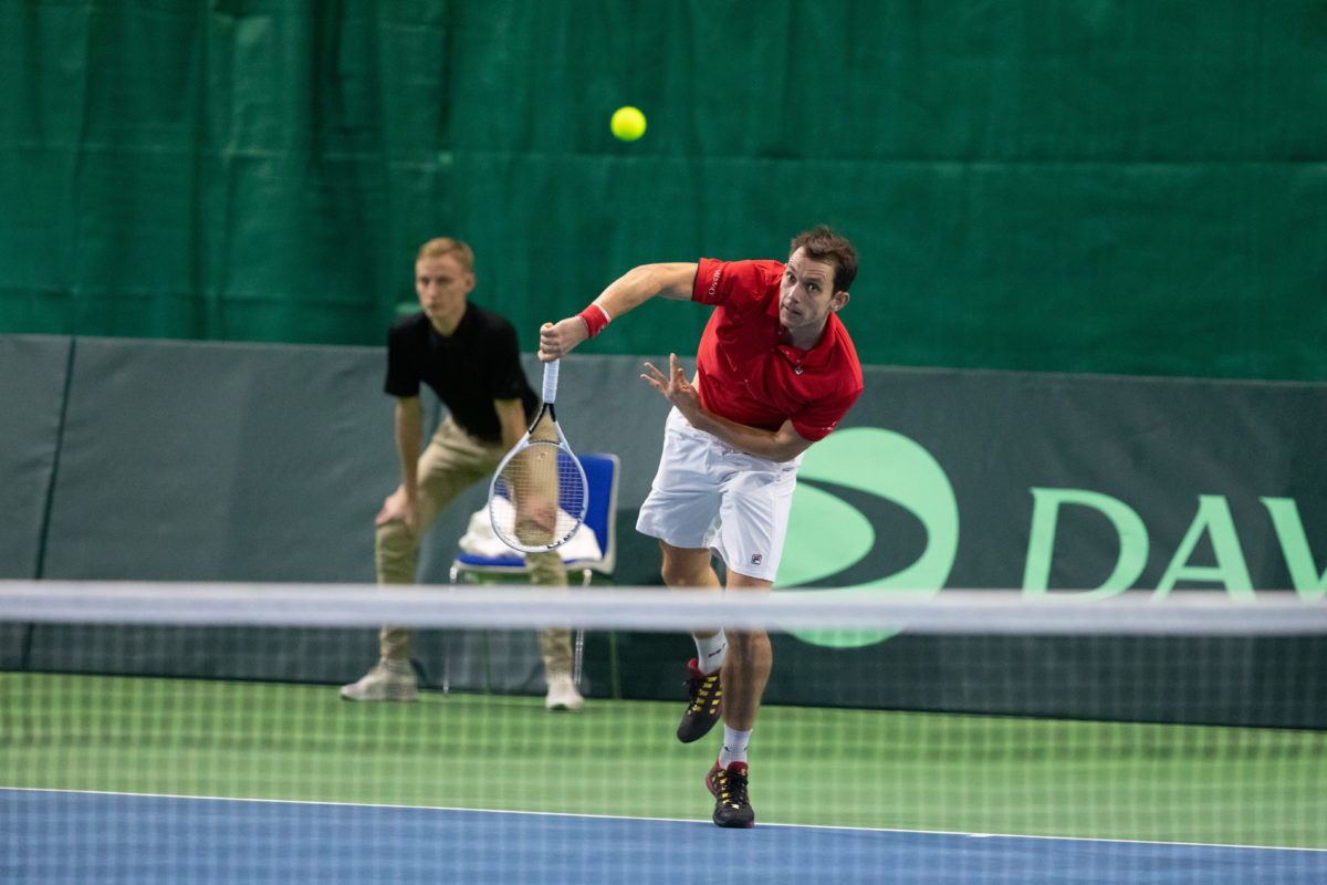 Frederik Løchte i kamp ved Davis Cup i Holbæk 2020